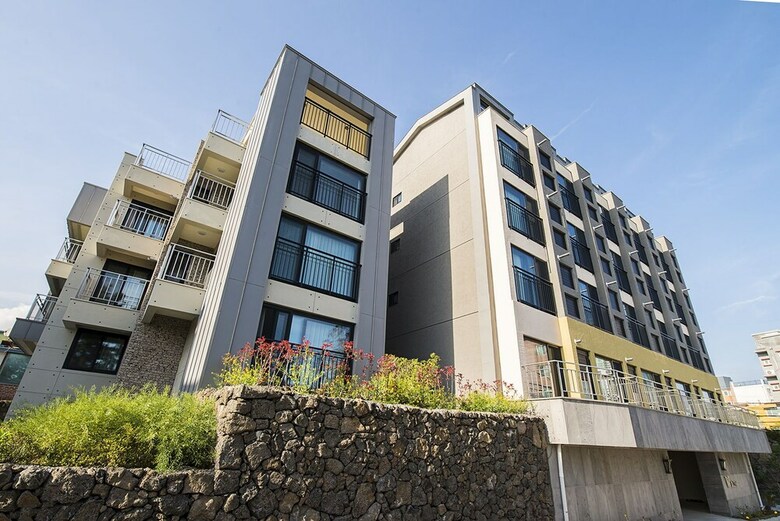W Ocean Pension