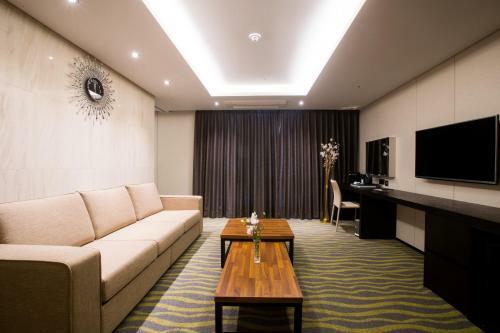 Hotel Howard Johnson By Wyndham Jeju Yeondong