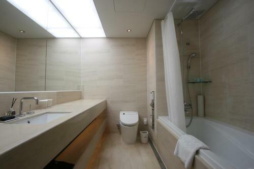 Hotel Howard Johnson By Wyndham Jeju Yeondong