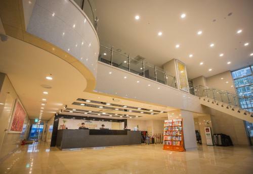Hotel Howard Johnson By Wyndham Jeju Yeondong