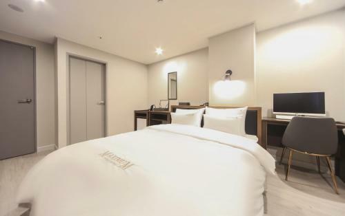 Busan Station Maximum Hotel