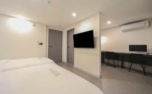 Busan Station Maximum Hotel