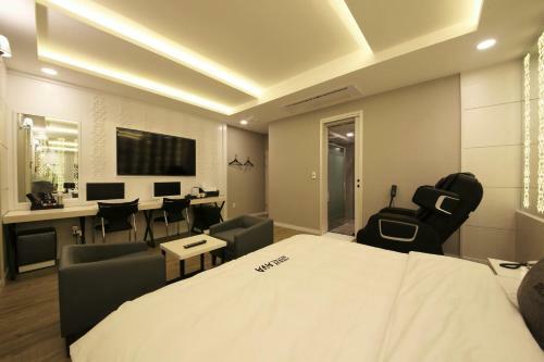 Premium Ava Hotel