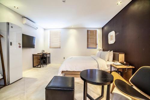 Hotel Stay 53