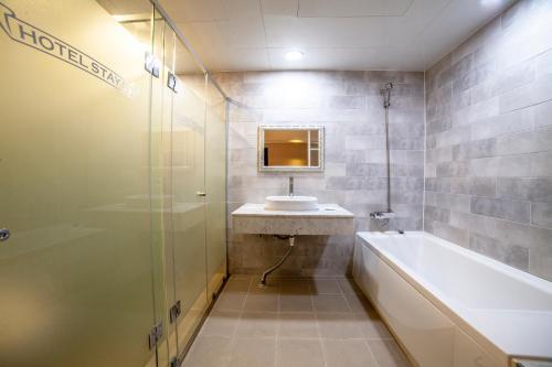 Hotel Stay 53