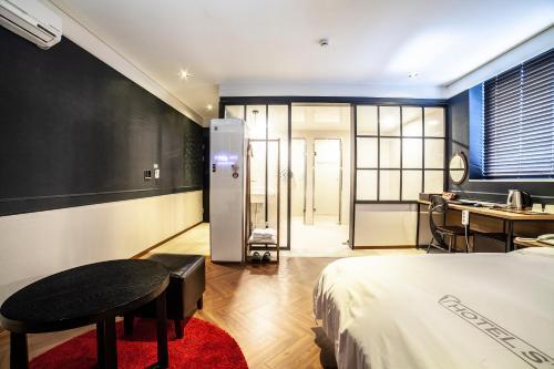 Hotel Stay 53