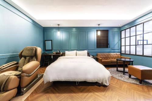 Hotel Stay 53