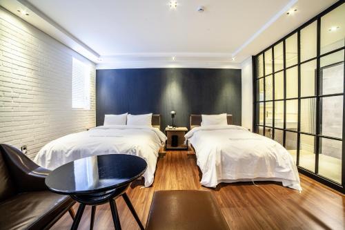 Hotel Stay 53