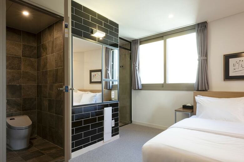 No. 25 Signature Hotel Daecheong