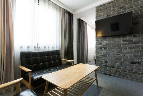 Vella Suite Hotel