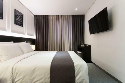 Vella Suite Hotel