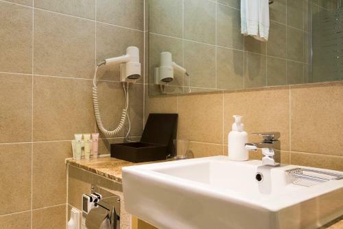 Vella Suite Hotel
