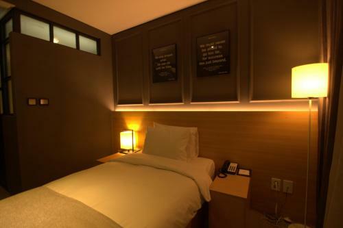 Vella Suite Hotel