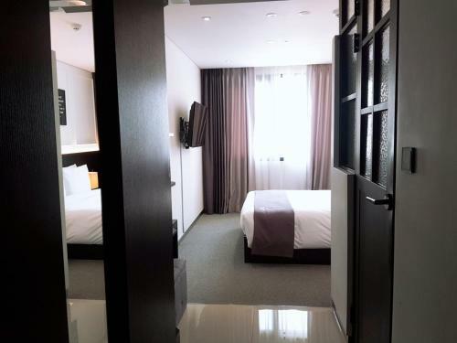 Vella Suite Hotel