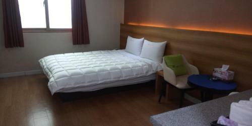 Gyeongju W Drive-in Motel