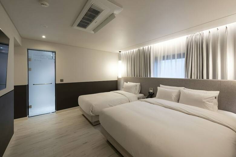 Hound Hotel Yeonsan