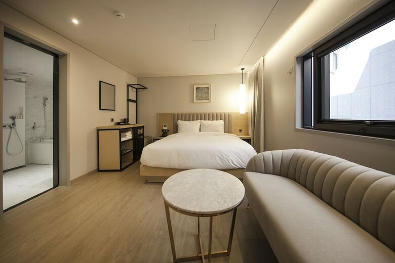 Hound Hotel Yeonsan