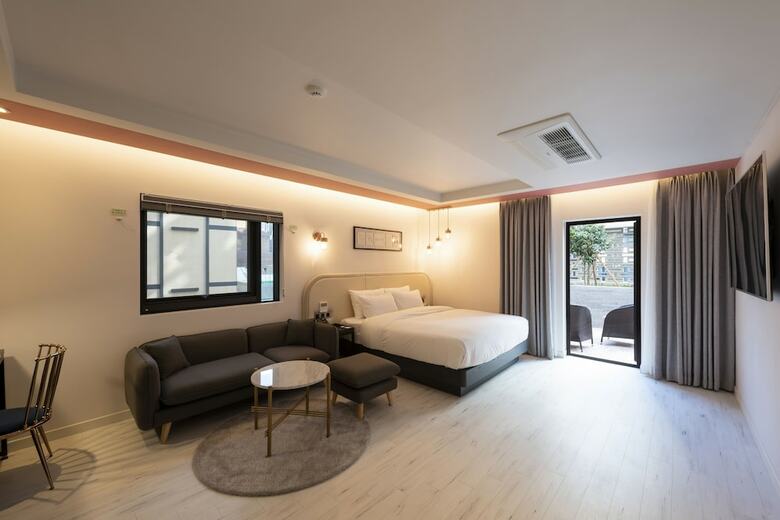 Hound Hotel Yeonsan