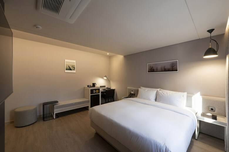 Hound Hotel Yeonsan