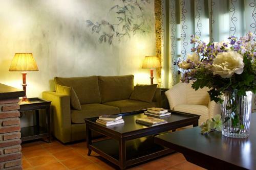 Hotel Rural Los �nades