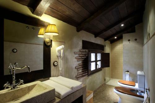 Hotel Rural Los �nades