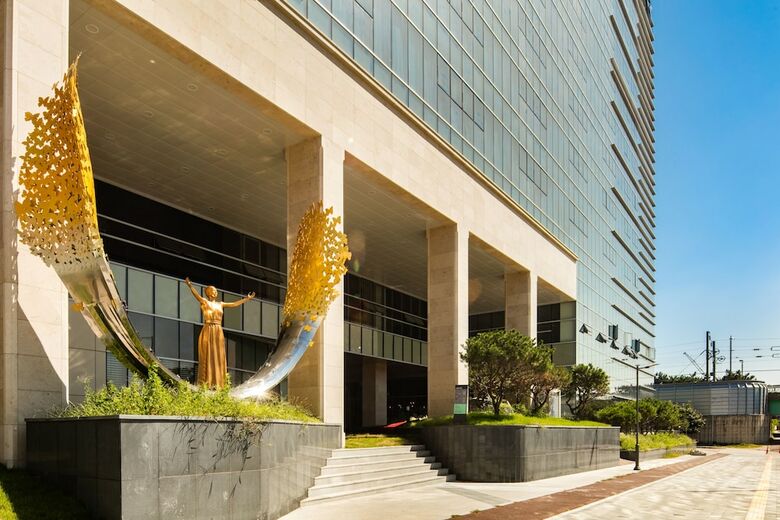 Golden Tulip Incheon Airport Hotel