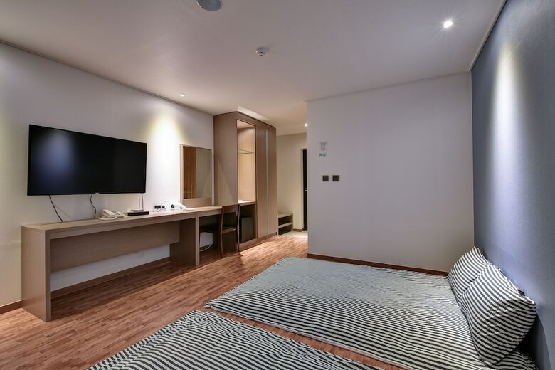 Sea Moon Tourist Hotel