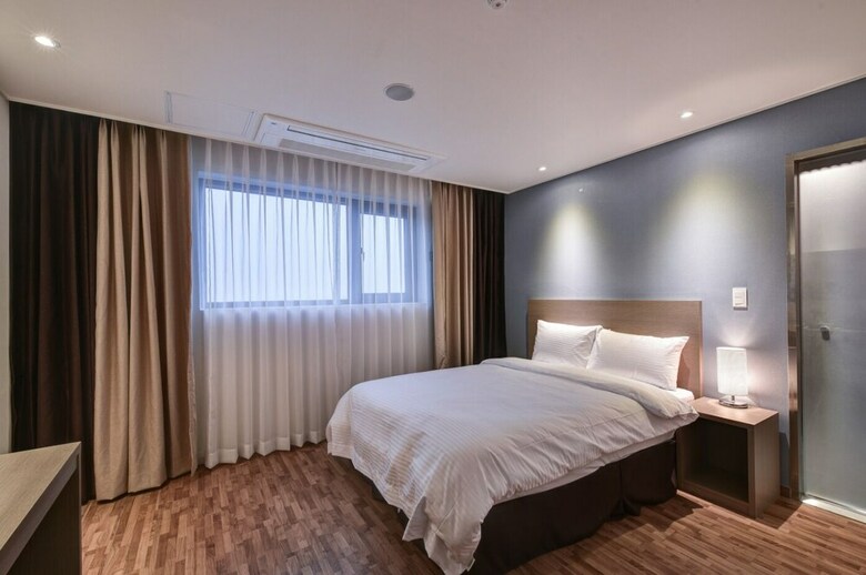 Sea Moon Tourist Hotel