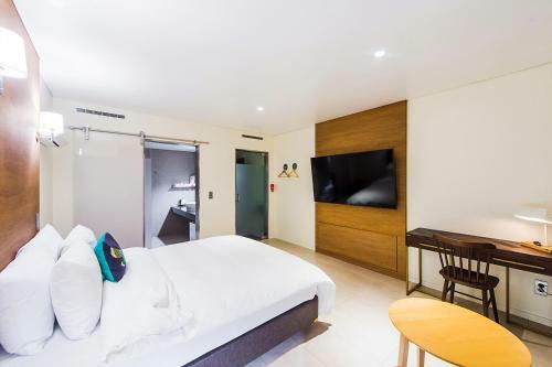 Soho Hotel Airport