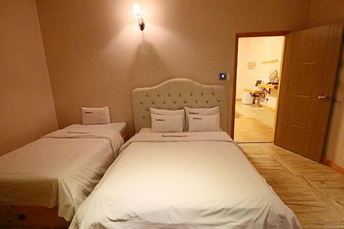 Maum Hotel And Backpackers