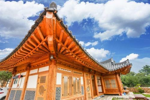 Hostal Hanok Jungwon House Pension
