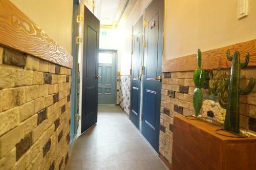 Hostal Airport Guesthouse