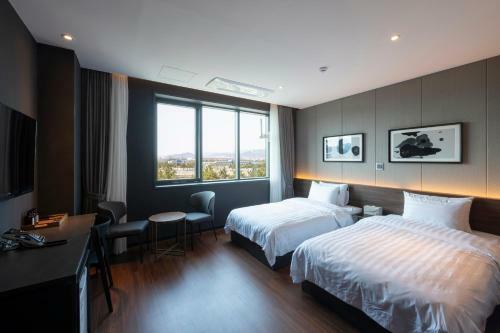 Brown-dot Hotel Shinho
