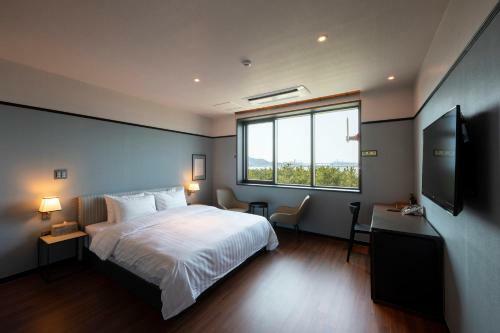 Brown-dot Hotel Shinho