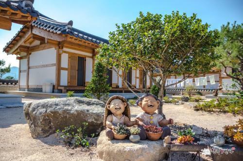 Hanok 1st Street