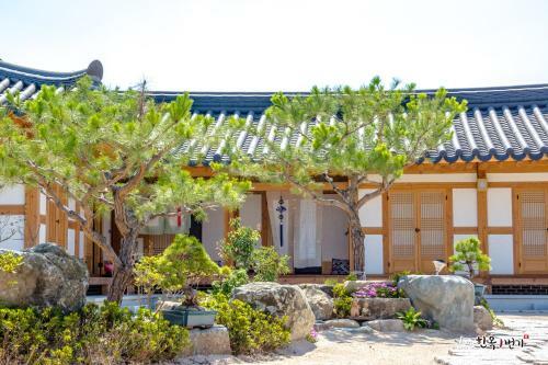 Hanok 1st Street