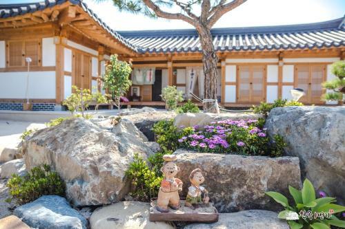 Hanok 1st Street