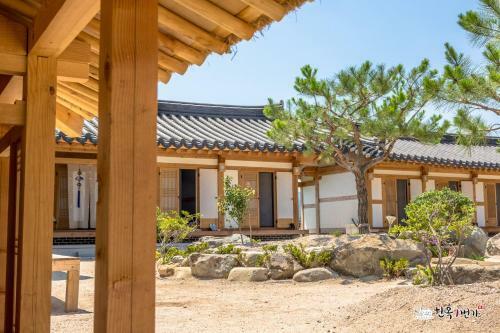 Hanok 1st Street