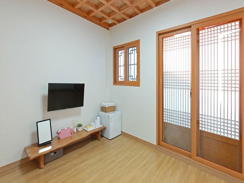 Cheonggong Hanok Stay