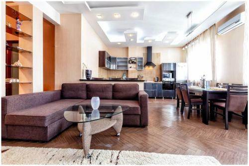 Luxury Apartments On Kunaev Street