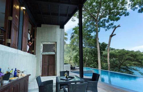Villa The Hermitage By Edwards Collection