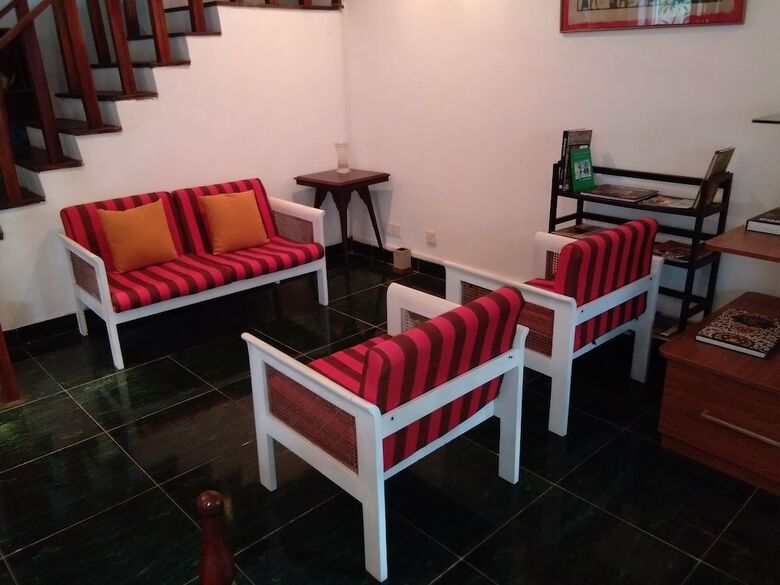 Hostal Villa Subuthi