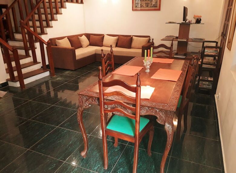 Hostal Villa Subuthi