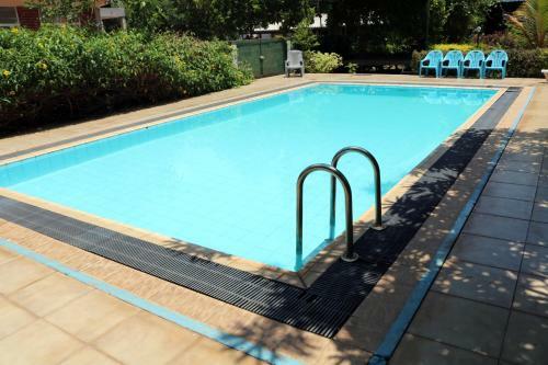 Hotel Margosa Lake Resort