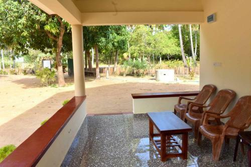 Hostal Yaswi Guest House