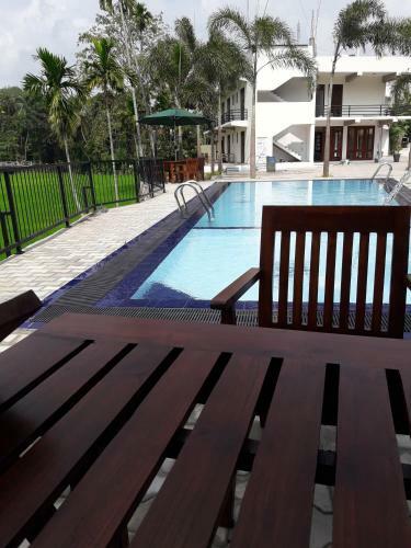 Hotel Ranora Holiday Inn