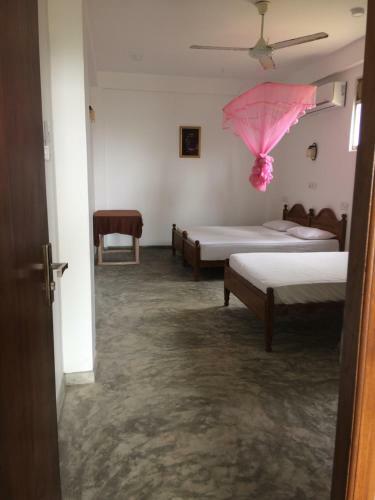 Hostal Blue Corals Beach Bungalow