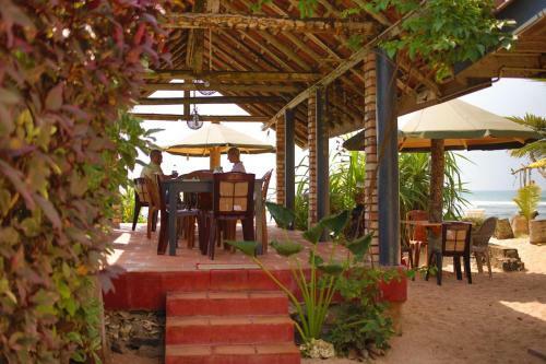 Hostal Blue Corals Beach Bungalow