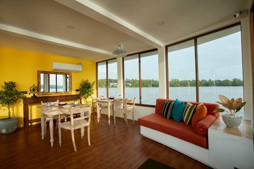 Flow By The Amber Collection - Luxury River Cruise