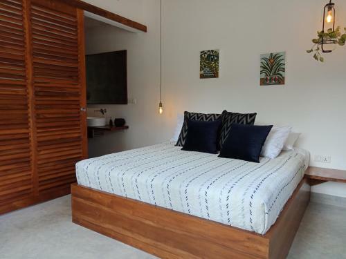 Hostal The Grove Restaurant And Rooms